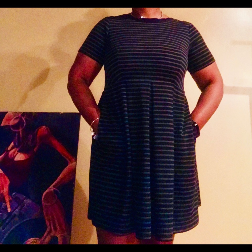 NWOT Hutch dress black and olive size large
